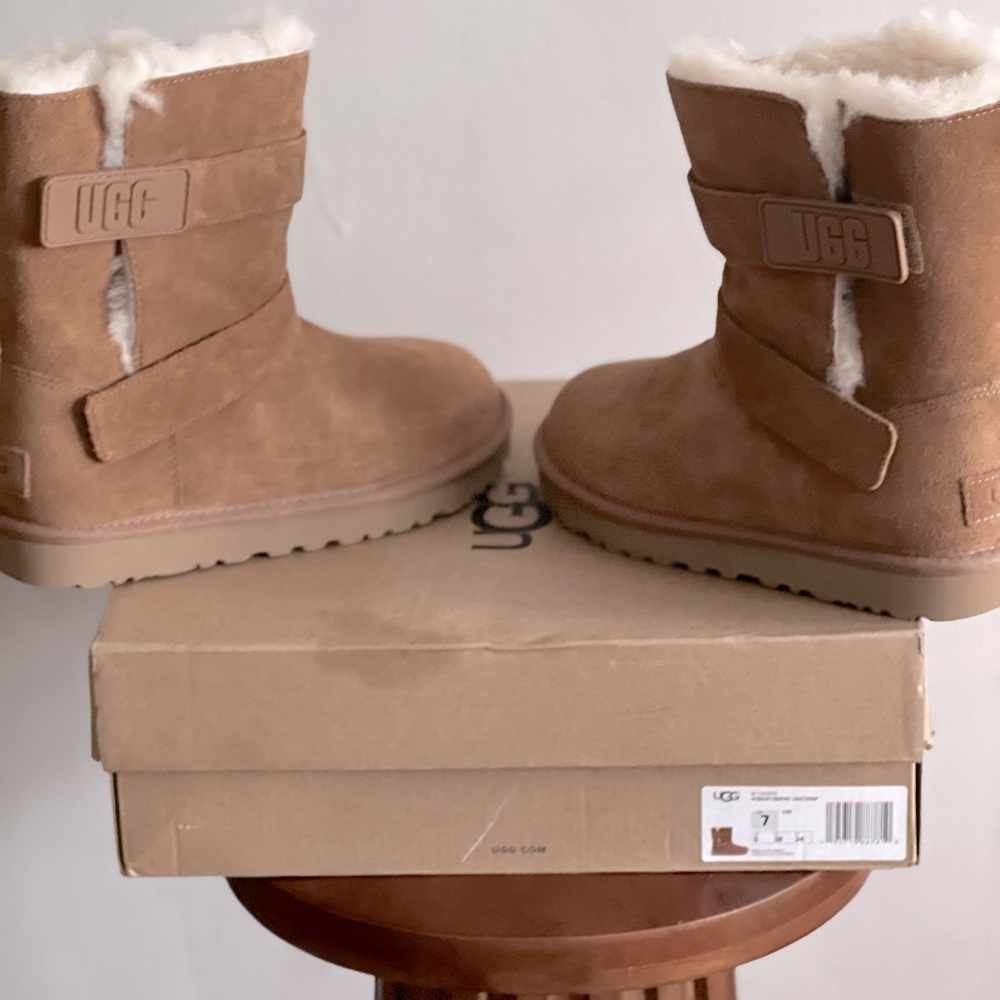 Chestnut brown UGG Size 7